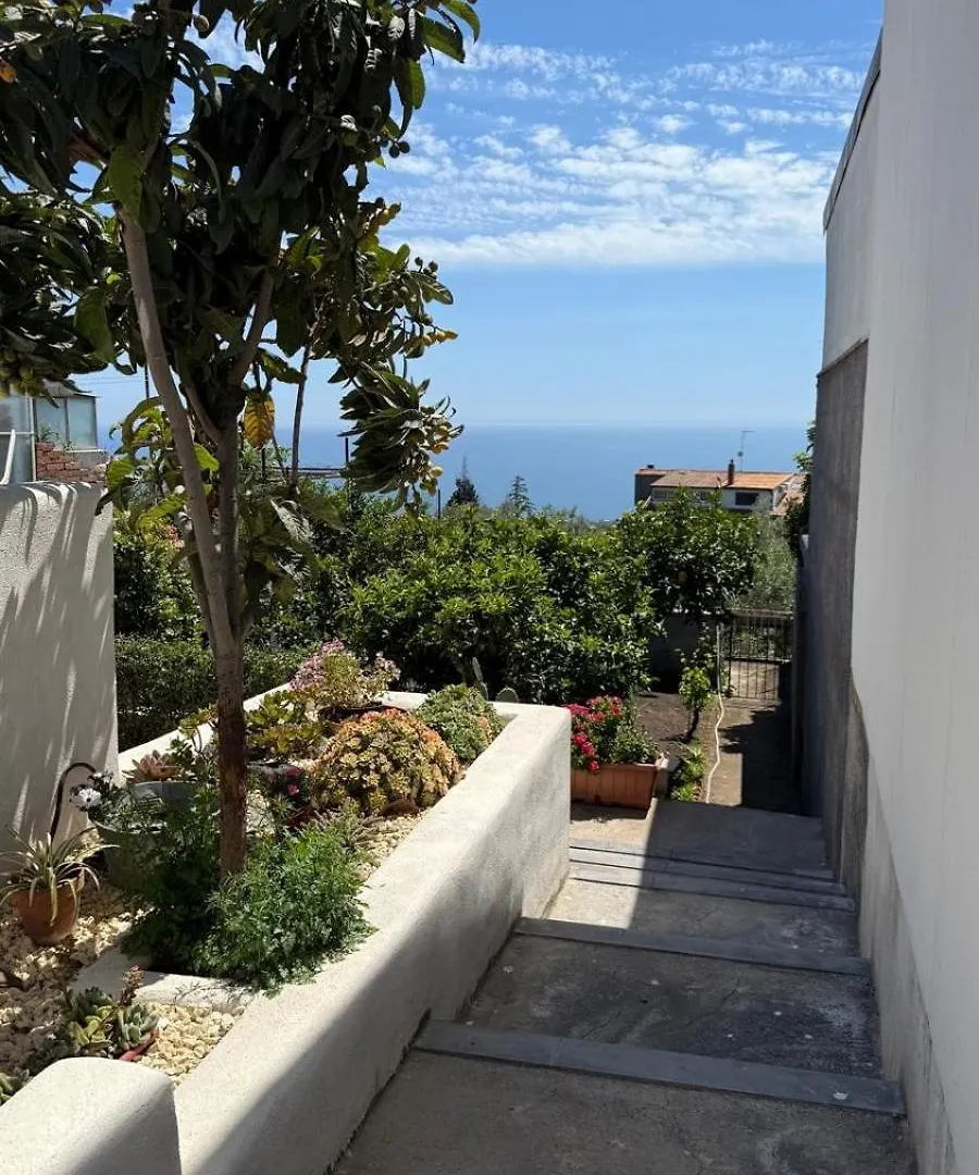 Villa Mosa House Aci Castello 0*,  Italia